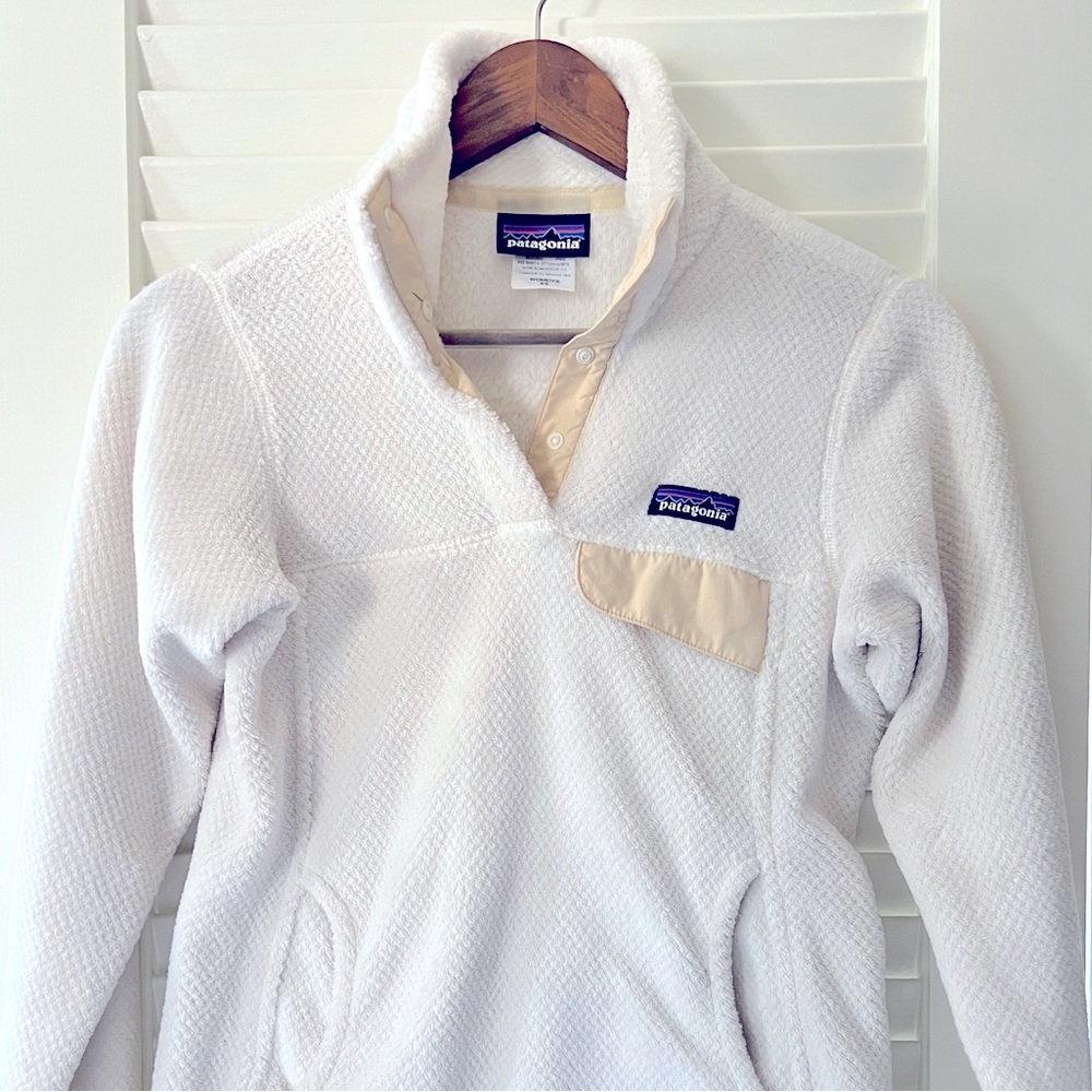 White Patagonia Pullover